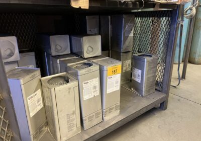 Electrodos para soldadura almacenados correctamente en un espacio protegido de la humedad